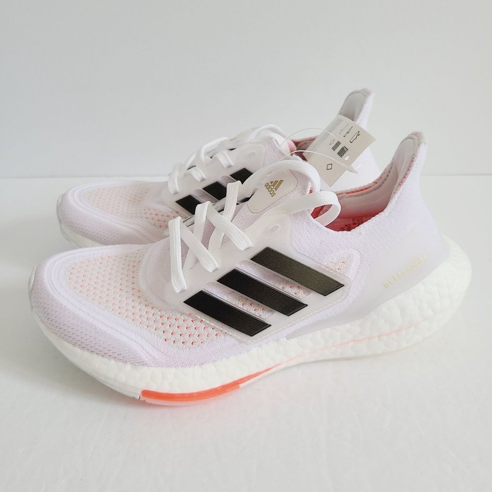 NEW Adidas Womens Ultraboost 21 Running Shoes S23840 Size 5 White